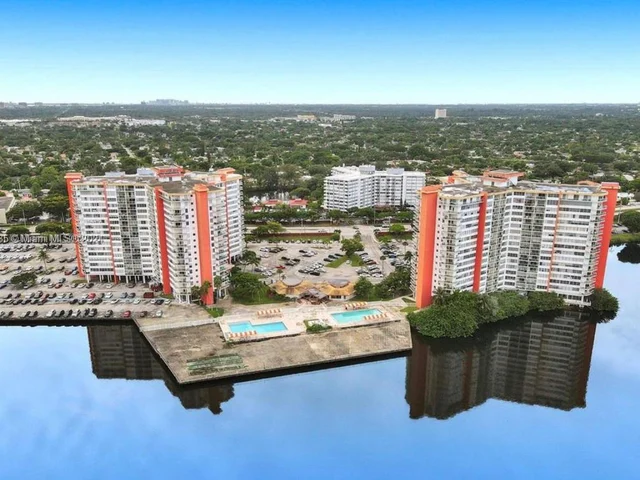 1301 NE Miami Gardens Dr # 202W, Miami FL 33179