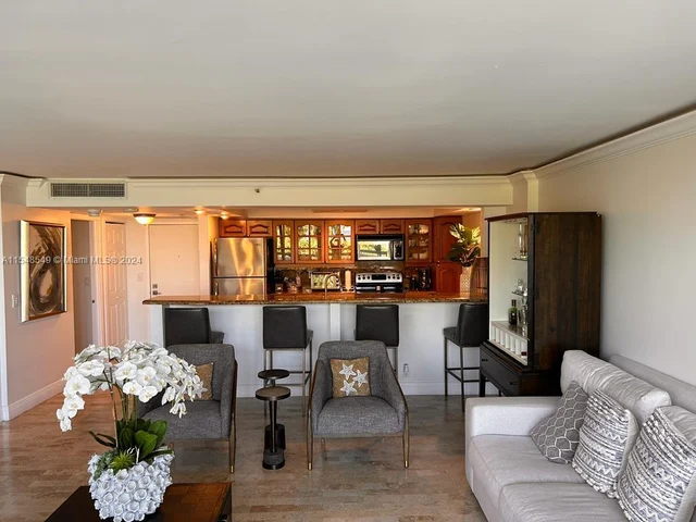 2555 Collins Ave # 307, Miami Beach FL 33140