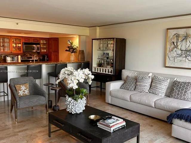 2555 Collins Ave # 307, Miami Beach FL 33140