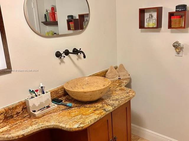 2555 Collins Ave # 307, Miami Beach FL 33140