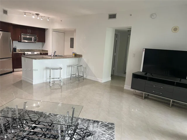 19900 E Country Club Dr # 714, Aventura FL 33180