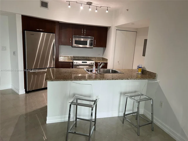 19900 E Country Club Dr # 714, Aventura FL 33180