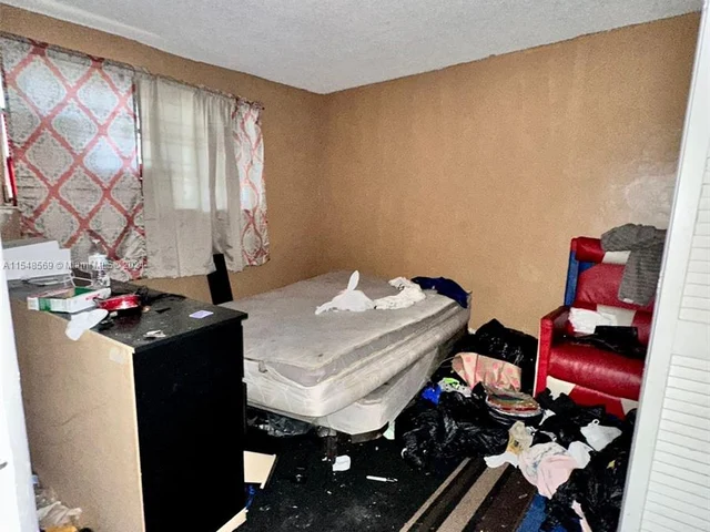 2210 NW 154th St, Miami Gardens FL 33054