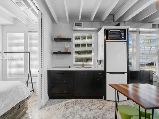 739 2nd St # o, Miami Beach FL 33139