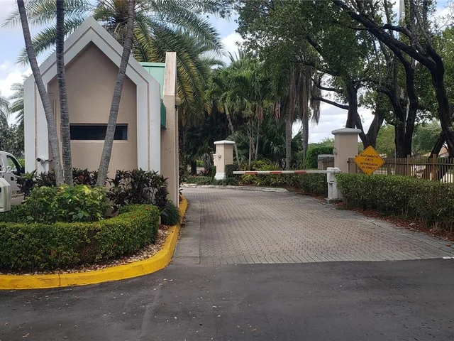 10217 NW 24th PLACE # 201, Sunrise FL 33322