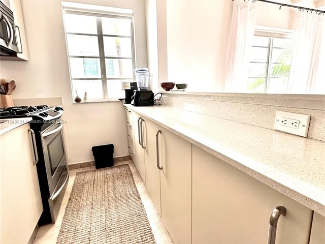 3915 N Meridian Ave # 206, Miami Beach FL 33140