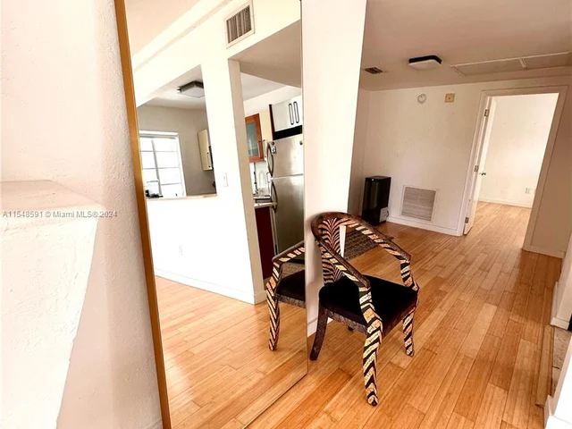 3915 N Meridian Ave # 206, Miami Beach FL 33140