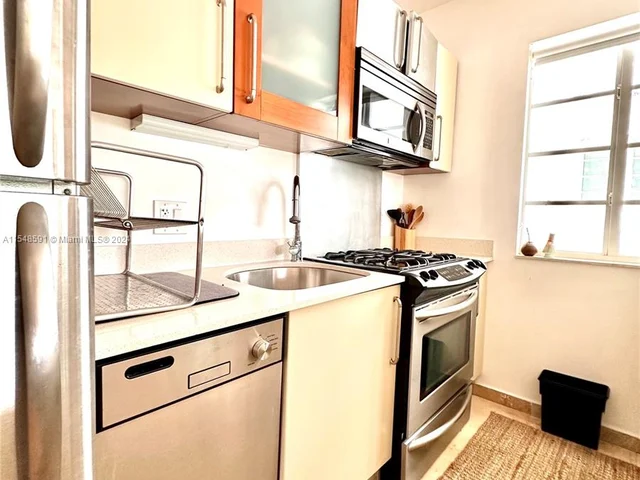 3915 N Meridian Ave # 206, Miami Beach FL 33140