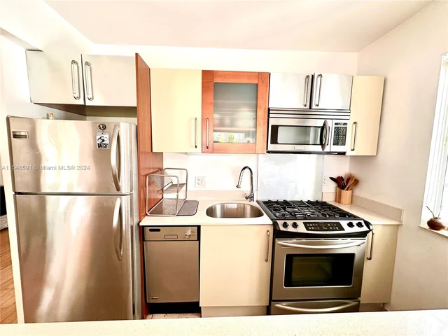 3915 N Meridian Ave # 206, Miami Beach FL 33140