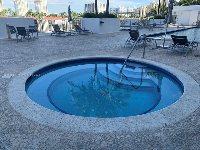 3029 NE 188 St # 612, Aventura FL 33180