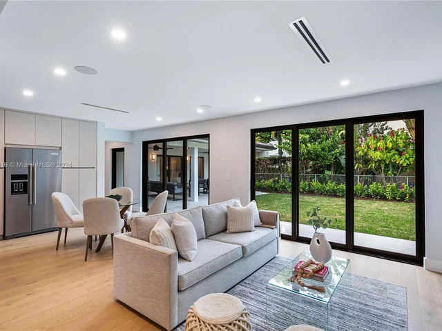 1519 Robbia Ave, Coral Gables FL 33146