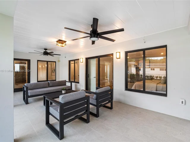 1519 Robbia Ave, Coral Gables FL 33146