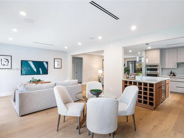 1519 Robbia Ave, Coral Gables FL 33146