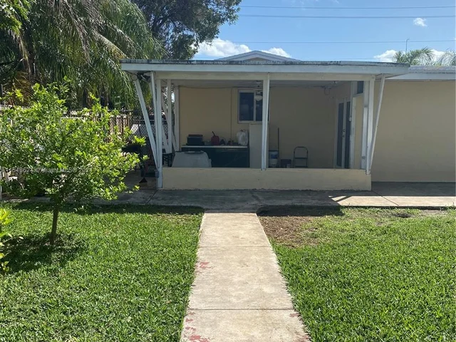 17225 SW 302nd St, Homestead FL 33030