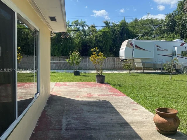 17225 SW 302nd St, Homestead FL 33030