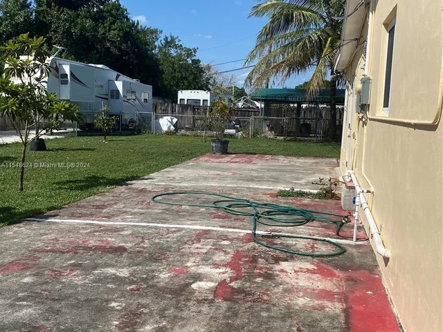 17225 SW 302nd St, Homestead FL 33030