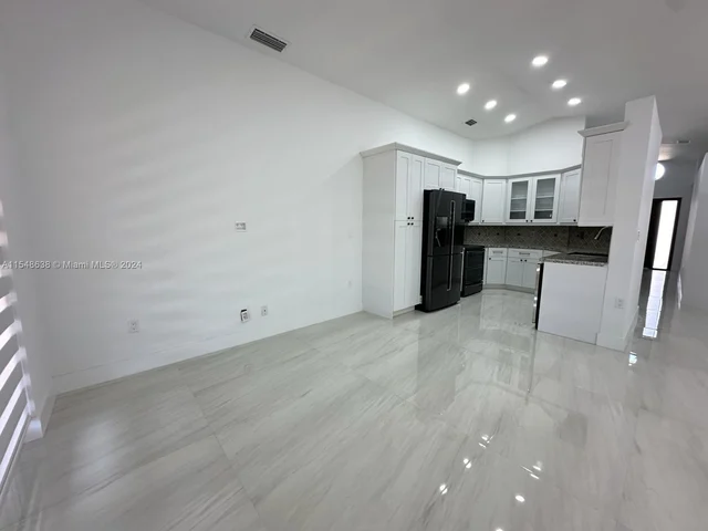 7472 NW 169th Ln, Hialeah FL 33015