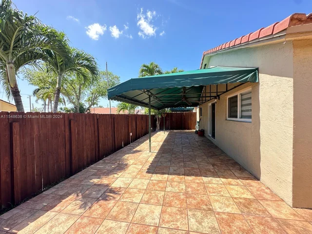 7472 NW 169th Ln, Hialeah FL 33015