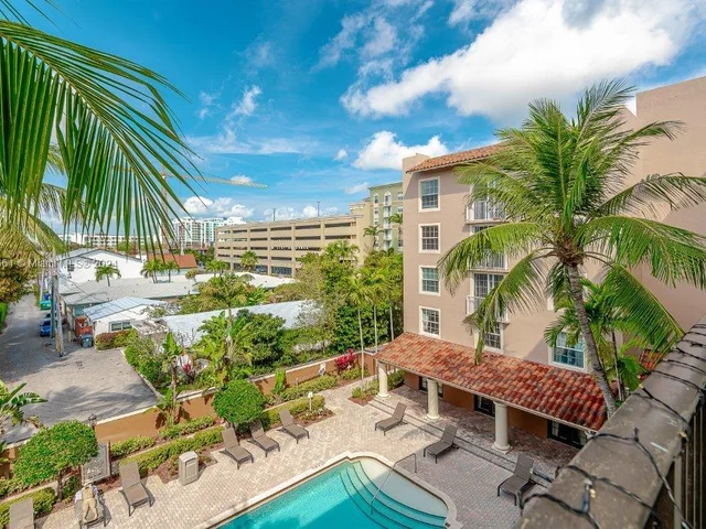 1900 Van Buren St # 408B, Hollywood FL 33020