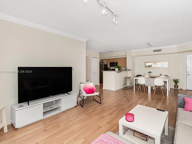 1900 Van Buren St # 408B, Hollywood FL 33020