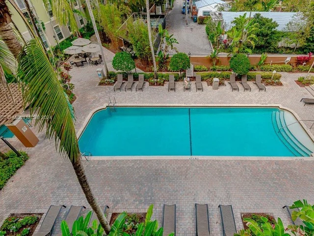 1900 Van Buren St # 408B, Hollywood FL 33020