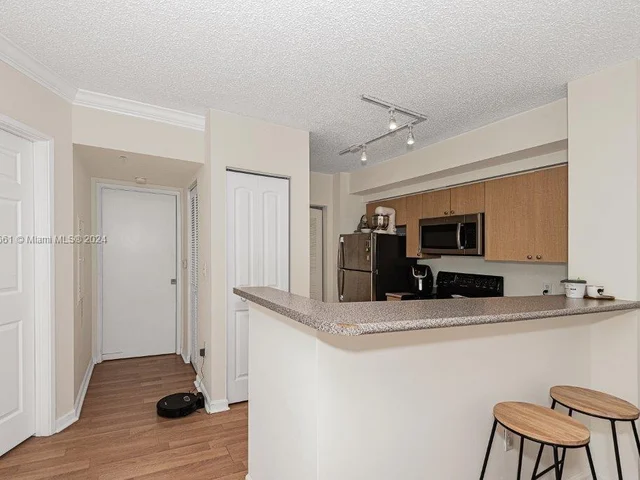 1900 Van Buren St # 408B, Hollywood FL 33020