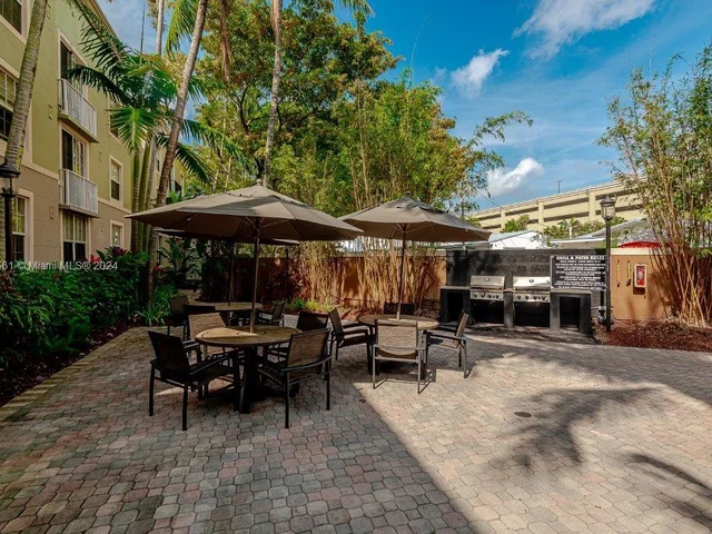 1900 Van Buren St # 408B, Hollywood FL 33020