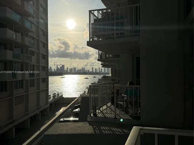 1228 West Ave # 211, Miami Beach FL 33139