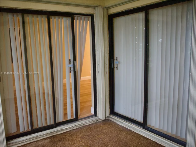 189 Lakeview Dr # 202, Weston FL 33326