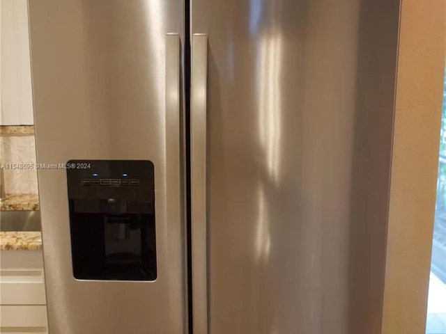 189 Lakeview Dr # 202, Weston FL 33326