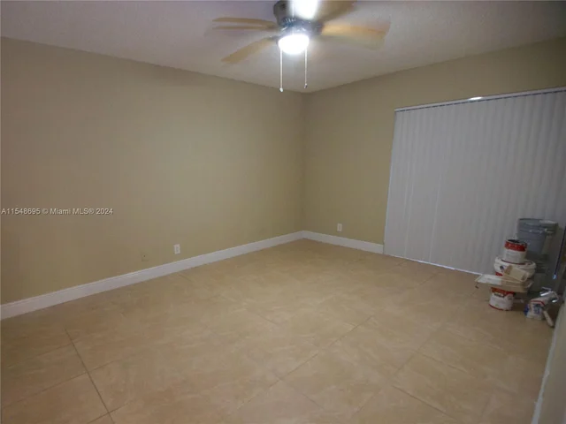 189 Lakeview Dr # 202, Weston FL 33326
