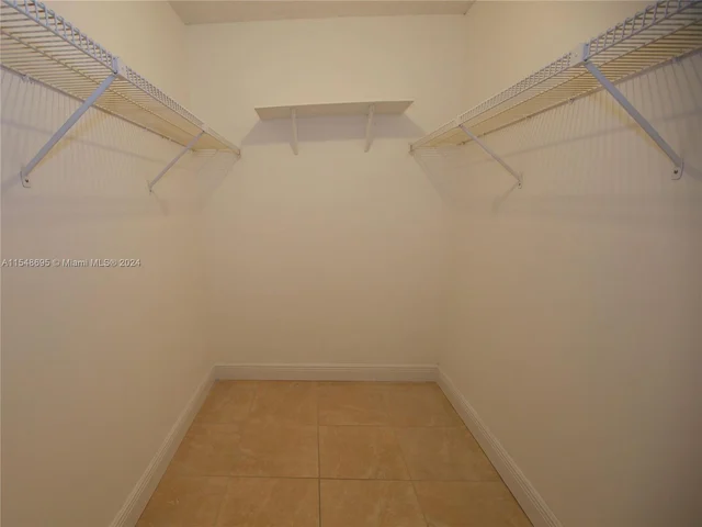 189 Lakeview Dr # 202, Weston FL 33326