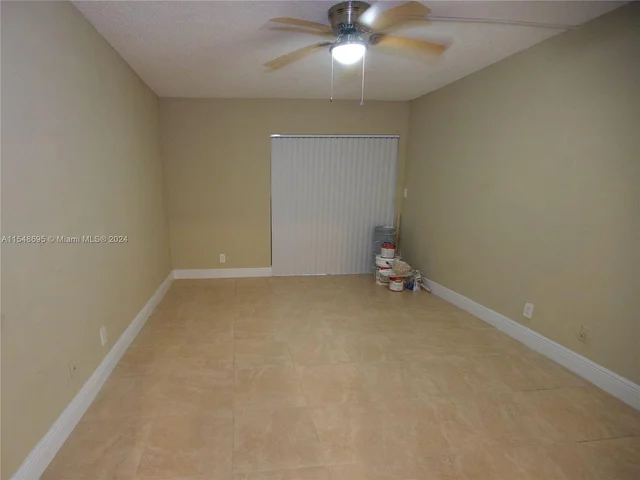 189 Lakeview Dr # 202, Weston FL 33326