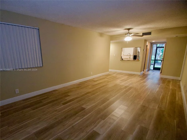 189 Lakeview Dr # 202, Weston FL 33326