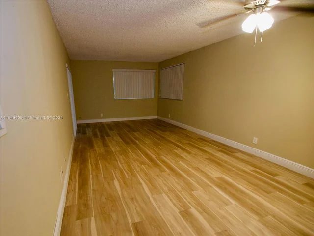 189 Lakeview Dr # 202, Weston FL 33326