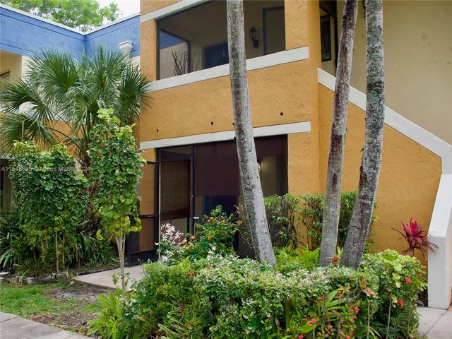 189 Lakeview Dr # 202, Weston FL 33326