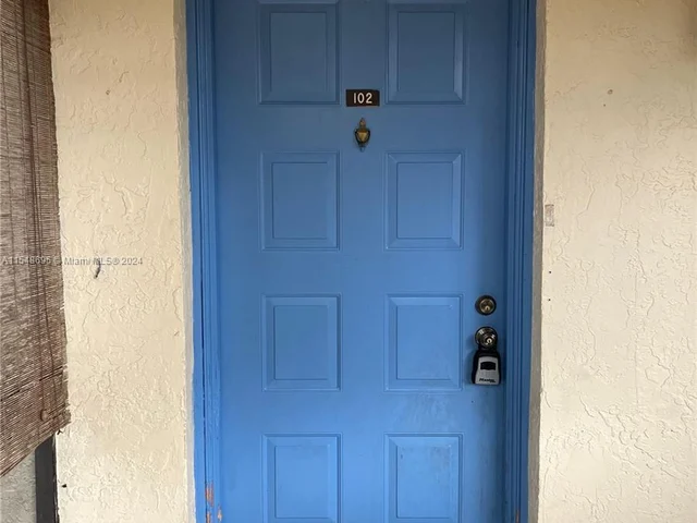 189 Lakeview Dr # 202, Weston FL 33326