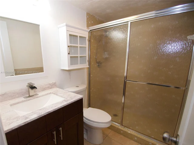 189 Lakeview Dr # 202, Weston FL 33326