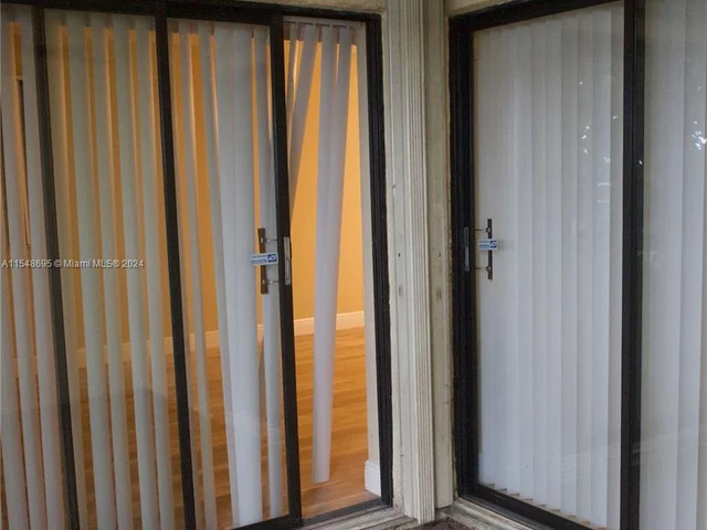 189 Lakeview Dr # 202, Weston FL 33326