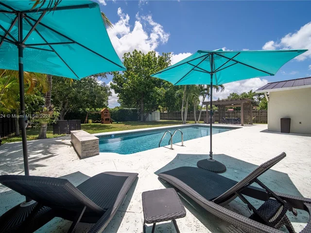 3415 SW 108th Ct, Miami FL 33165