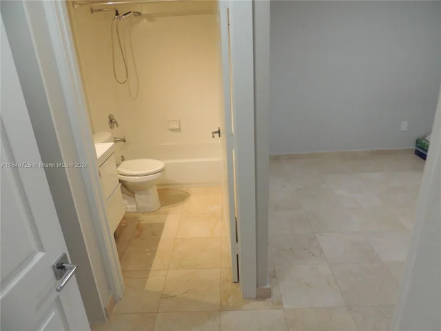 10813 NW 53rd Ln, Doral FL 33178