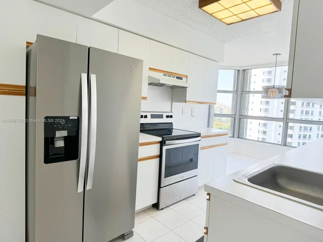 3400 NE 192nd St # 1404, Aventura FL 33180