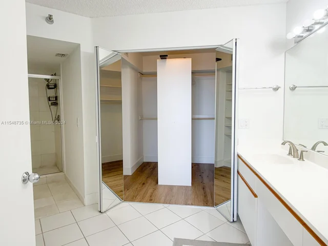 3400 NE 192nd St # 1404, Aventura FL 33180