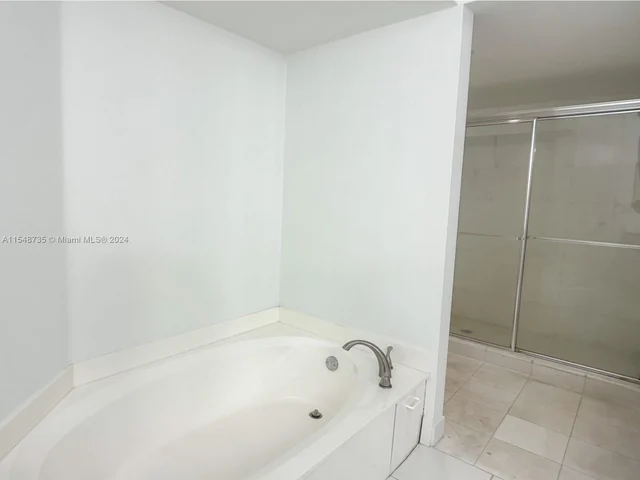 3400 NE 192nd St # 1404, Aventura FL 33180