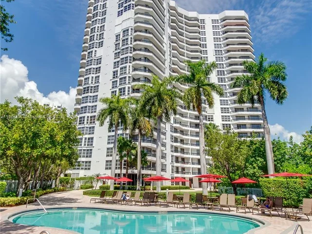 3400 NE 192nd St # 1404, Aventura FL 33180