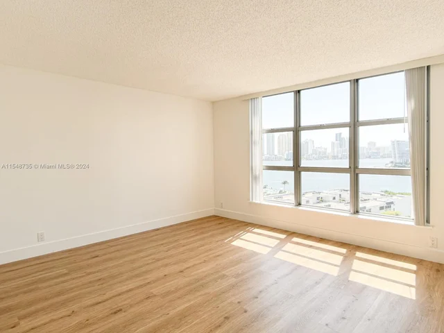 3400 NE 192nd St # 1404, Aventura FL 33180