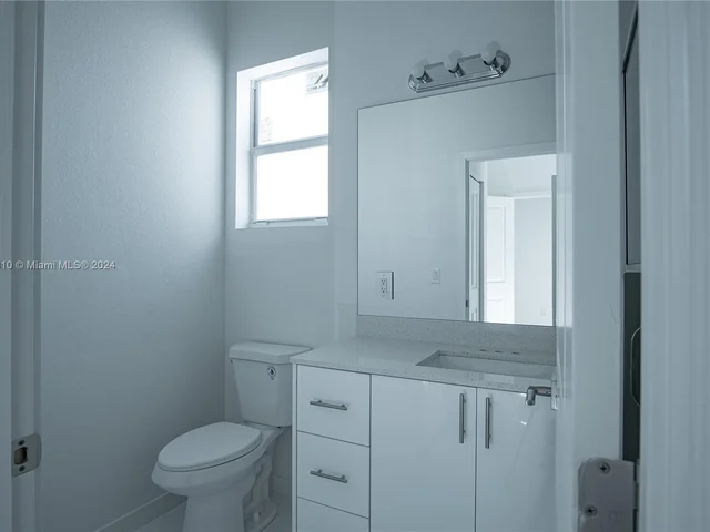 22590 SW 124 CT, Miami FL 33170