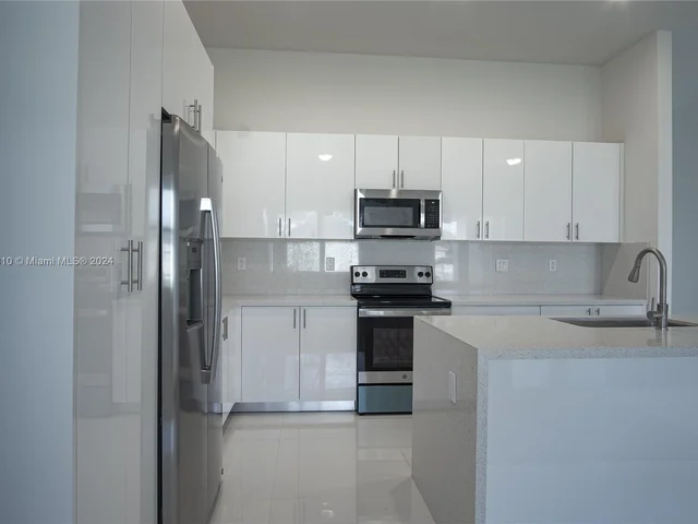 22590 SW 124 CT, Miami FL 33170