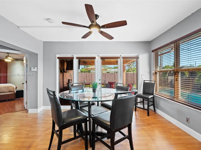 7671 NW 15th Ct, Pembroke Pines FL 33024