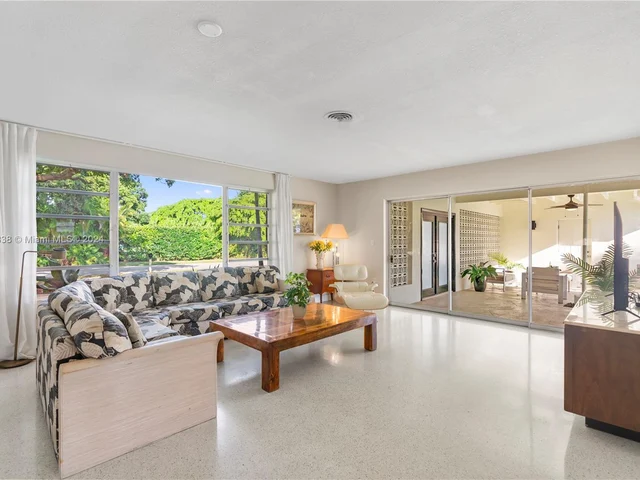 13455 SW 100th Ct, Miami FL 33176